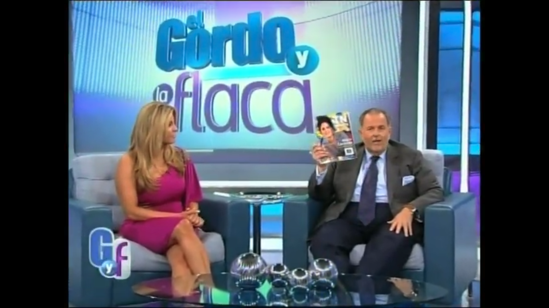 Ahtziri Cárdenas en portada de una revista en USA.